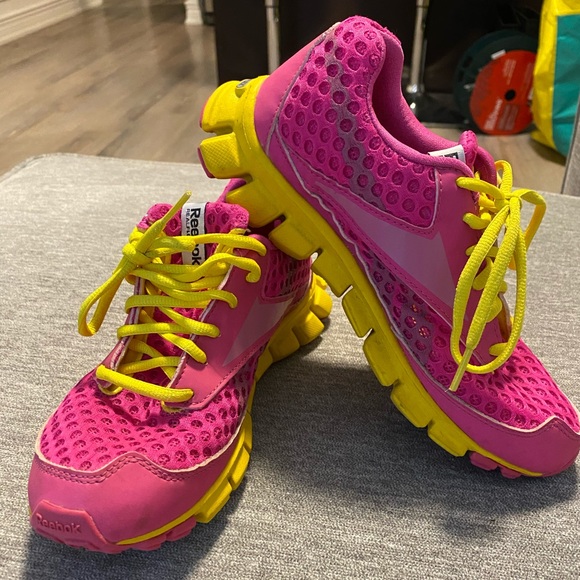 REEBOK RUNNING SHOES - Picture 1 of 7